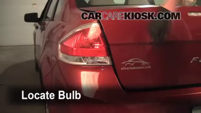 2009 Ford Focus SE 2.0L 4 Cyl. Sedan (4 Door) Luces Luz de reversa (reemplazar foco)